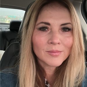 Meet your Posher, Candace